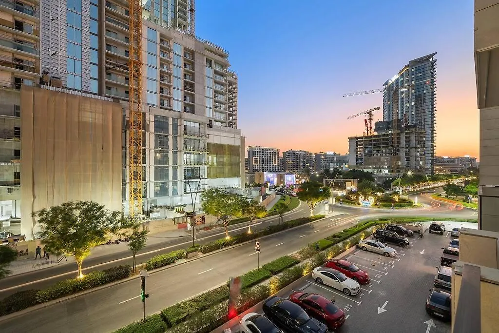 First Class 3Br Lively Sanctuary Dubai United Arab Emirates