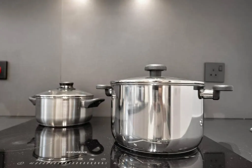 First Class 3Br Lively Sanctuary Dubai Apartment