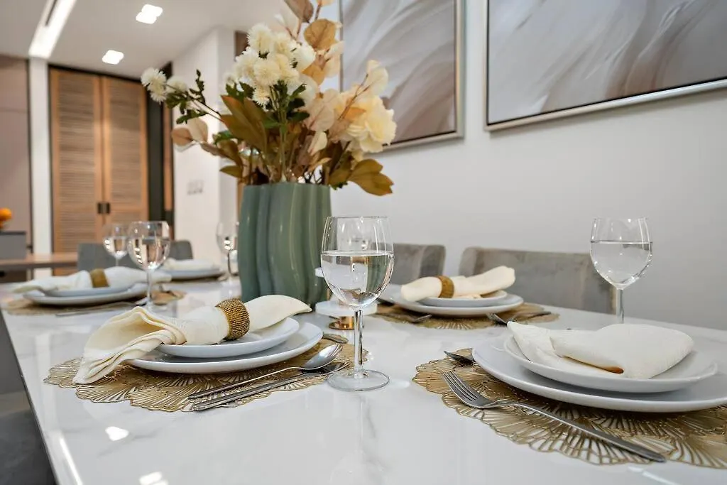 First Class 3Br Lively Sanctuary Dubai