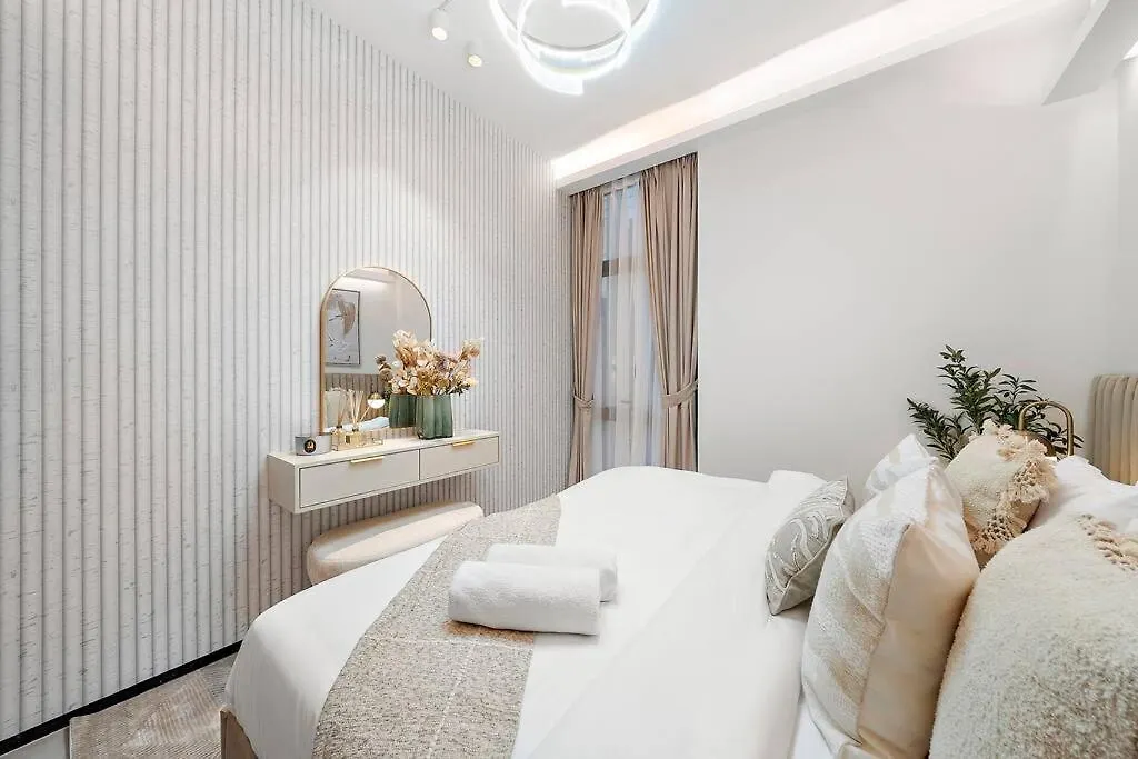 First Class 3Br Lively Sanctuary Dubai Apartment