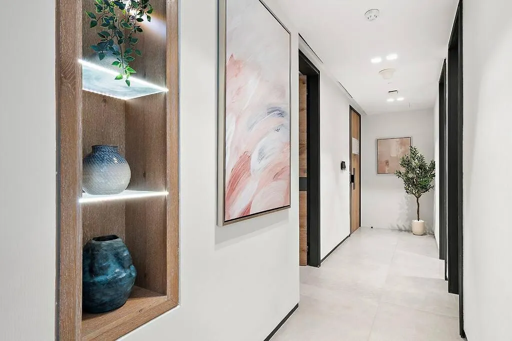 First Class 3Br Lively Sanctuary Dubai United Arab Emirates