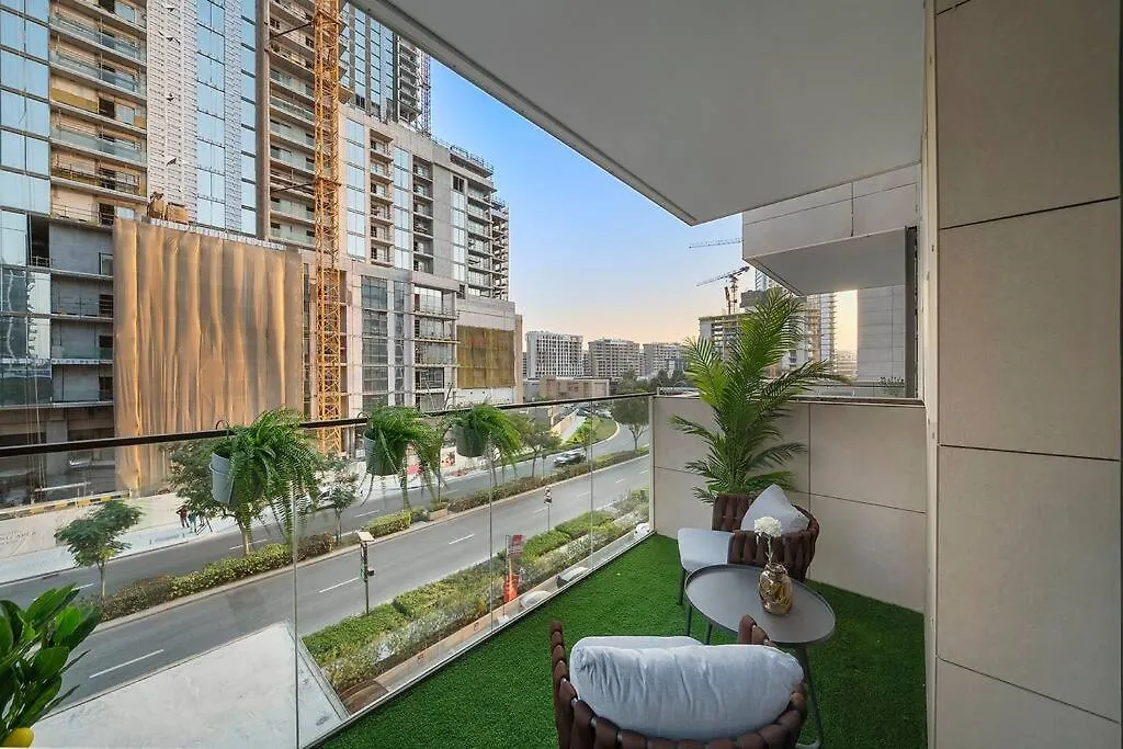 First Class 3Br Lively Sanctuary Dubai